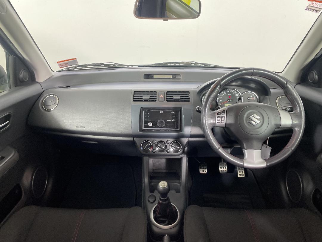 Photo '17' of Suzuki Swift