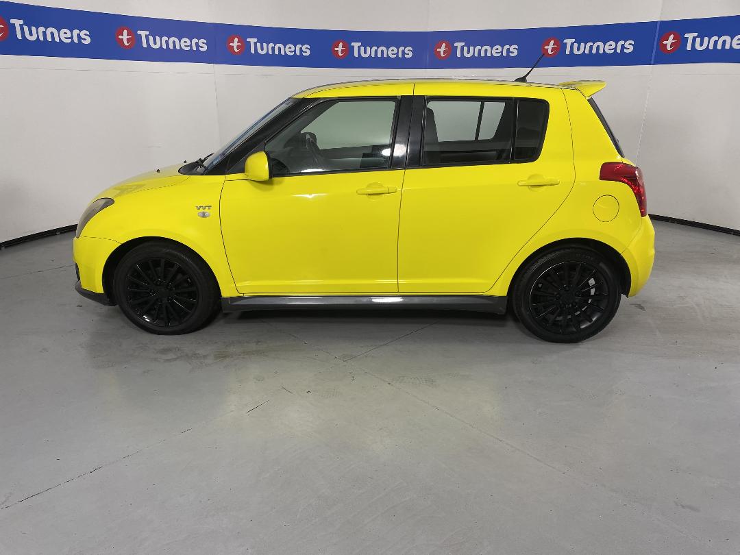 Photo '24' of Suzuki Swift