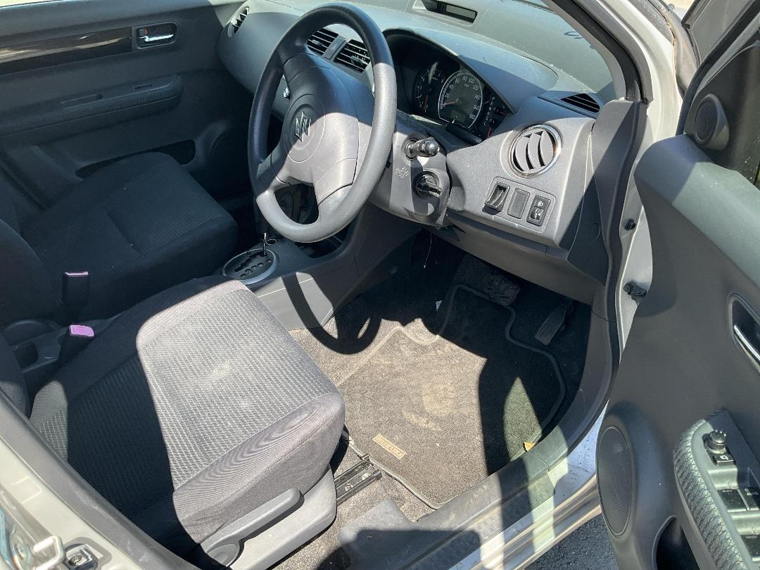 Photo '13' of Suzuki Swift