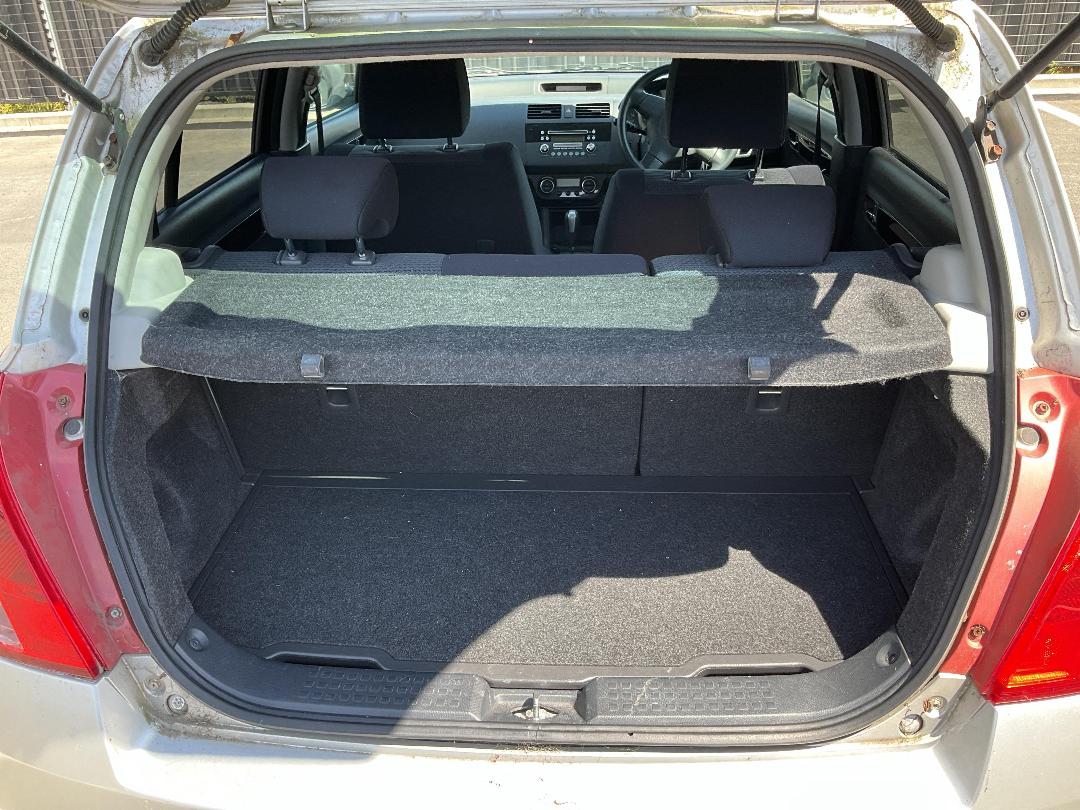 Photo '17' of Suzuki Swift