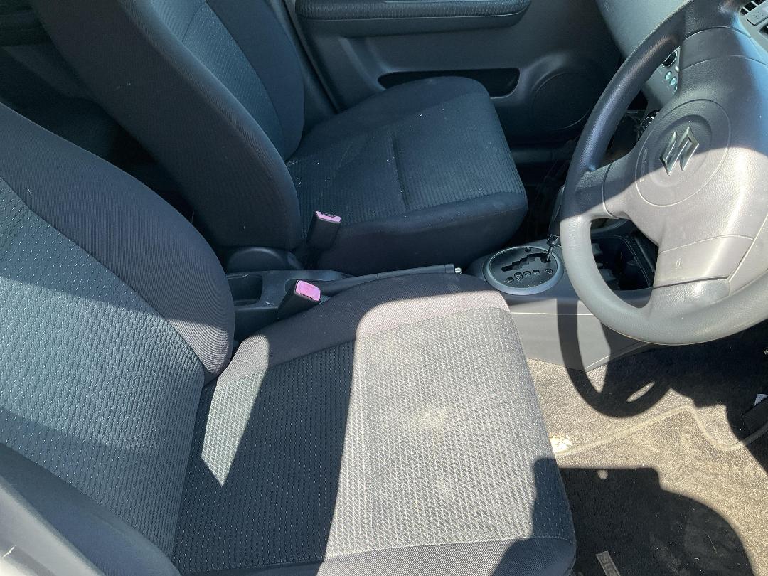 Photo '15' of Suzuki Swift