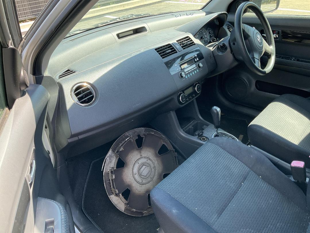 Photo '18' of Suzuki Swift