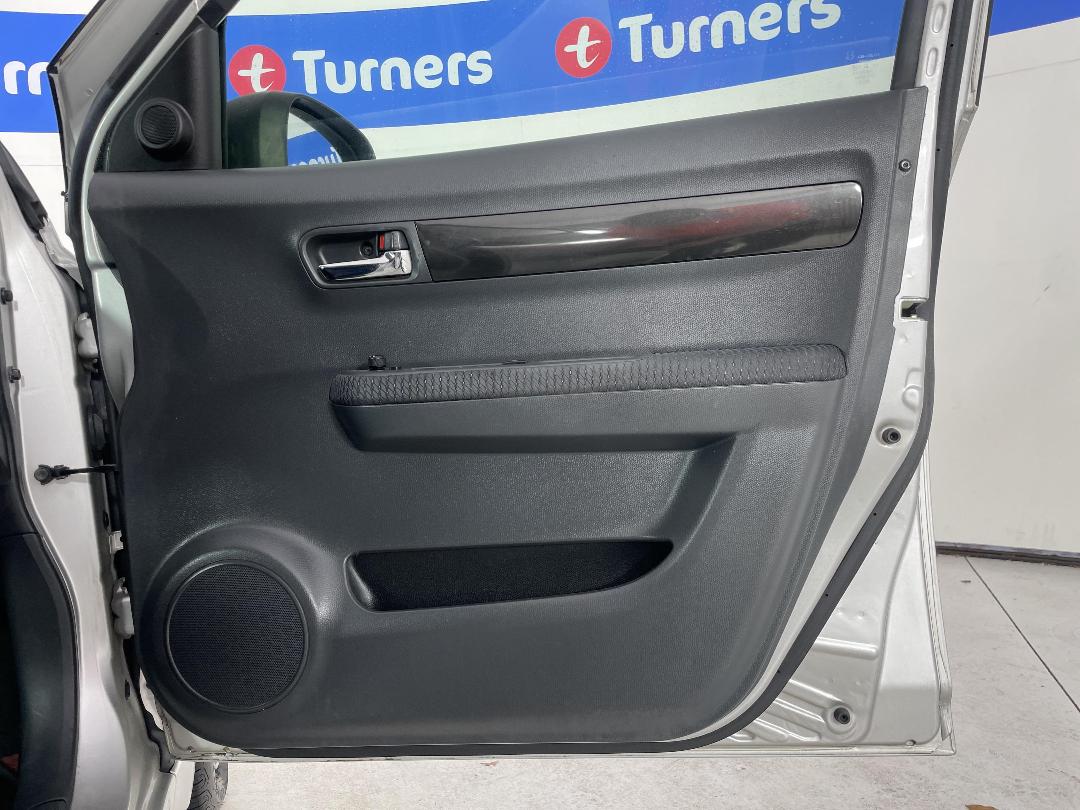 Photo '15' of Suzuki Swift