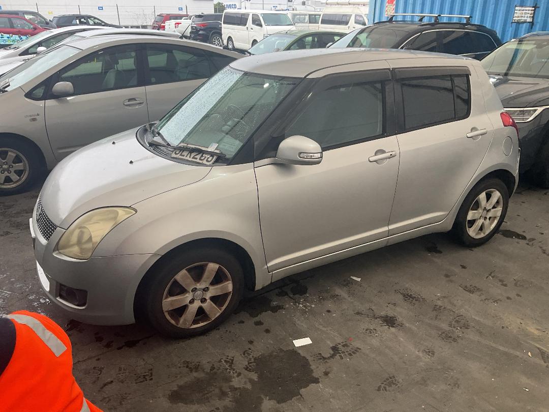 Photo '5' of Suzuki Swift