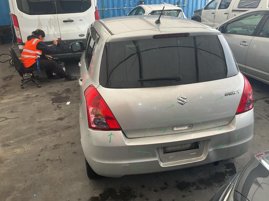 Photo '10' of Suzuki Swift