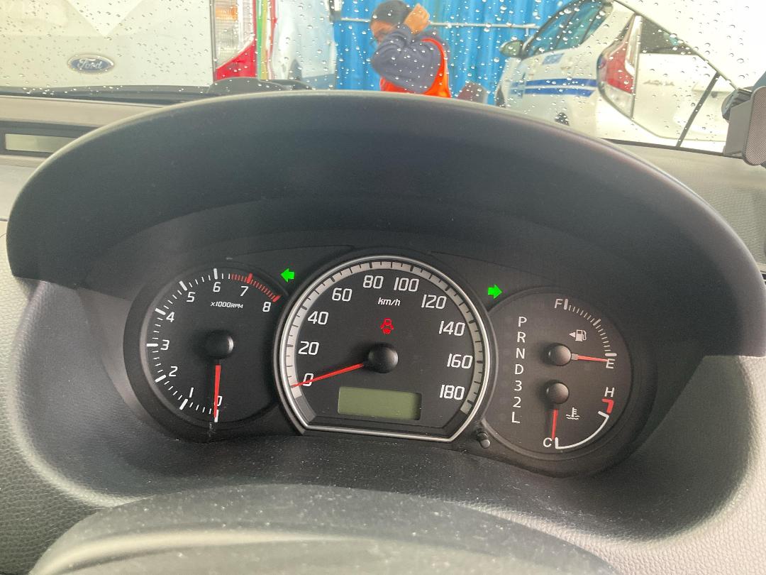 Photo '17' of Suzuki Swift