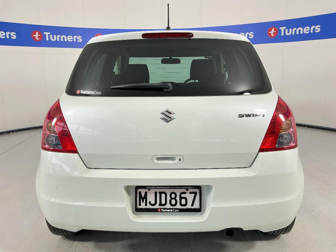 Photo '6' of Suzuki Swift Photo '6' of Suzuki Swift