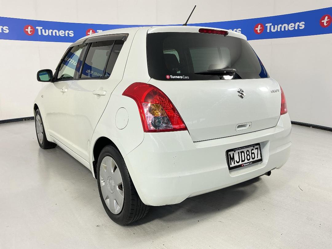 Photo '5' of Suzuki Swift Photo '5' of Suzuki Swift