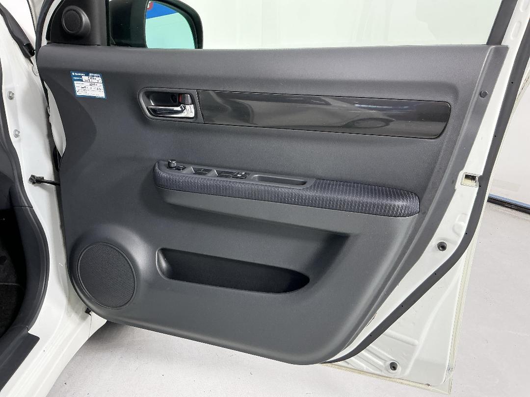 Photo '15' of Suzuki Swift Photo '15' of Suzuki Swift