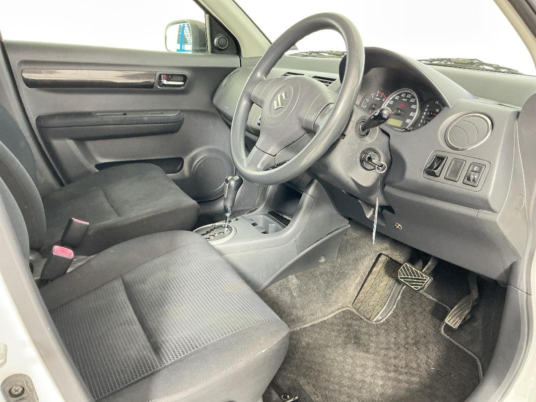 Photo '16' of Suzuki Swift Photo '16' of Suzuki Swift