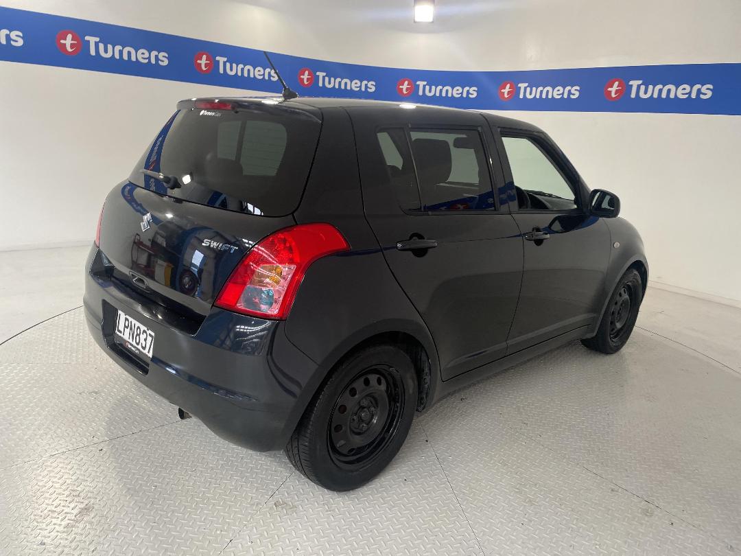 Photo '7' of Suzuki Swift