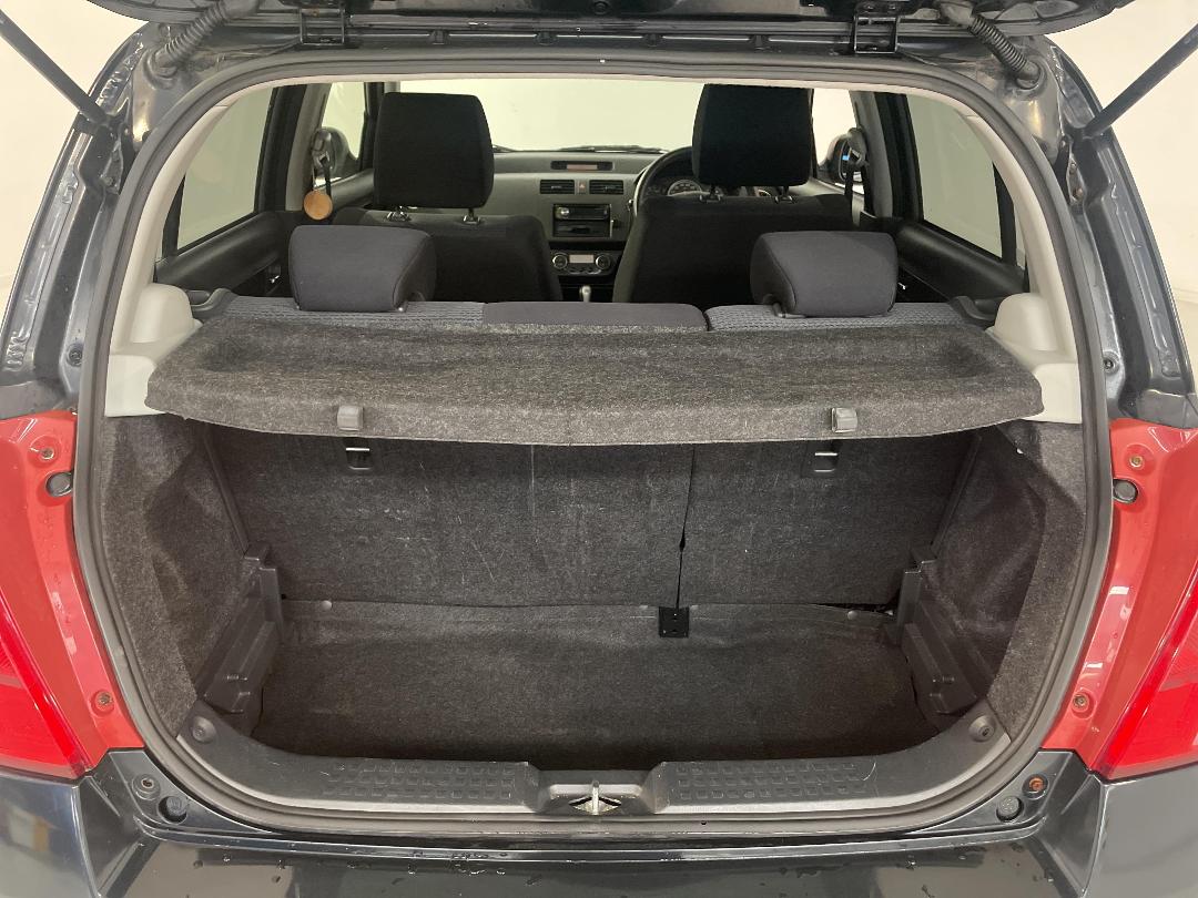 Photo '14' of Suzuki Swift