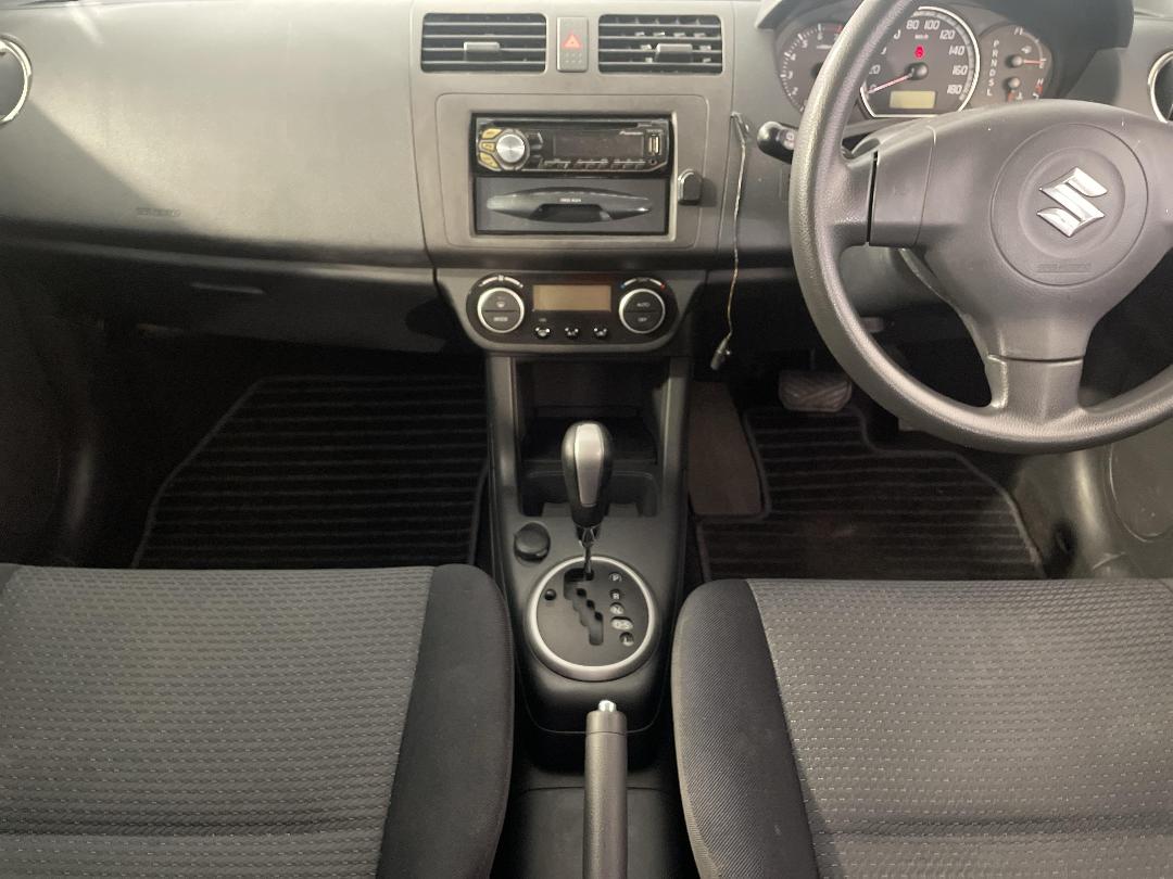 Photo '18' of Suzuki Swift