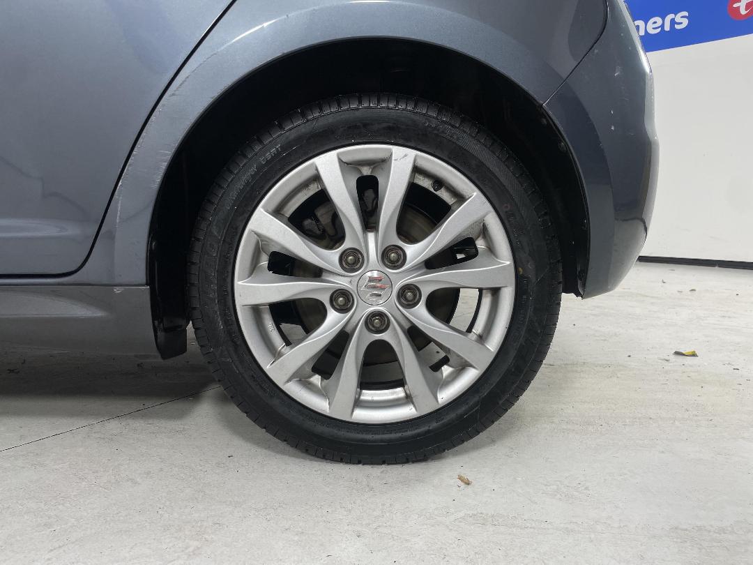 Photo '11' of Suzuki Swift