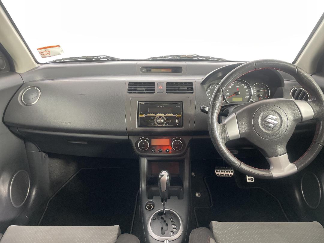 Photo '17' of Suzuki Swift