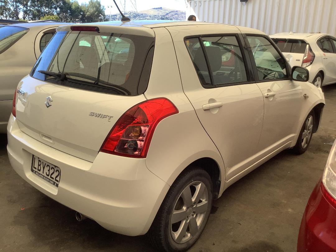 Photo '5' of Suzuki Swift Glxha2 LTD