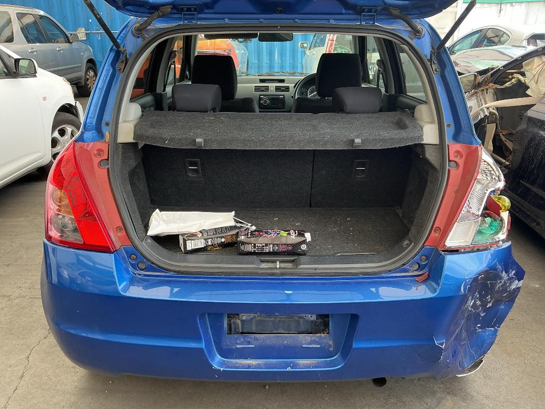 Photo '8' of Suzuki Swift