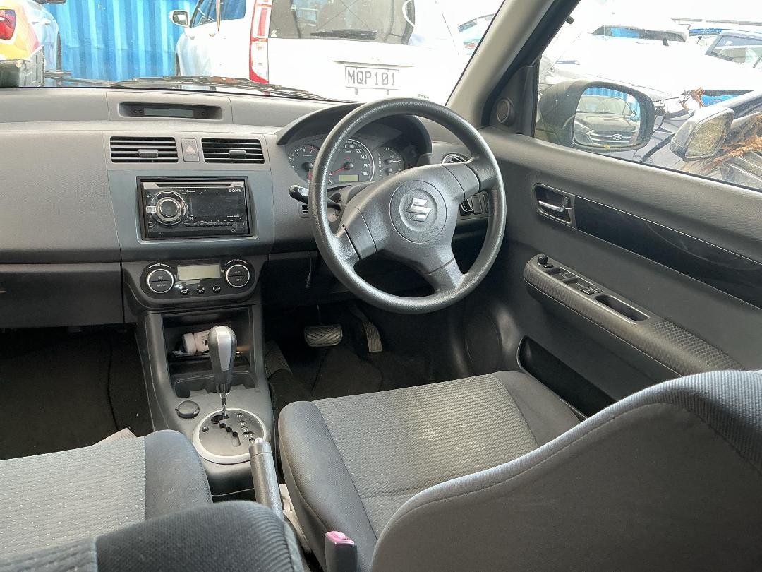 Photo '16' of Suzuki Swift