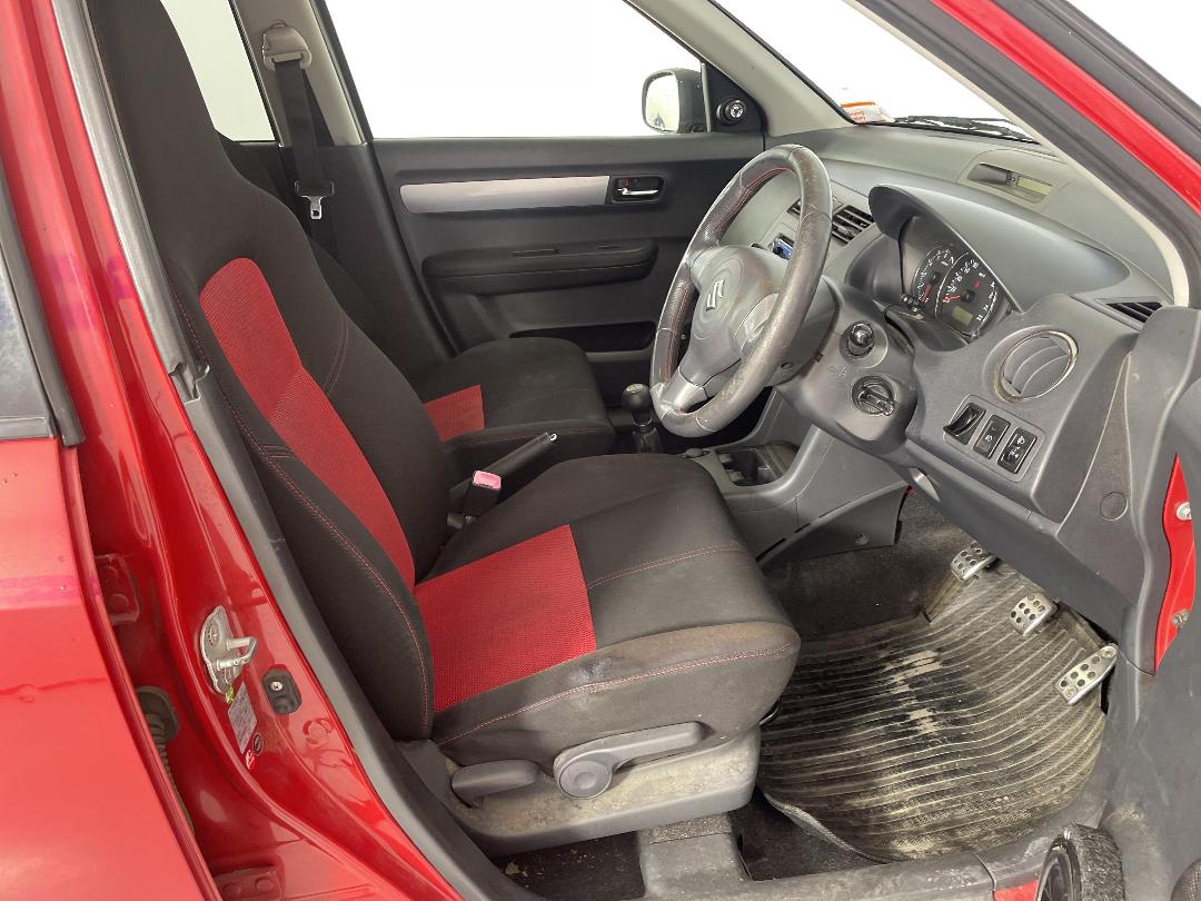 Photo '16' of Suzuki Swift Photo '16' of Suzuki Swift