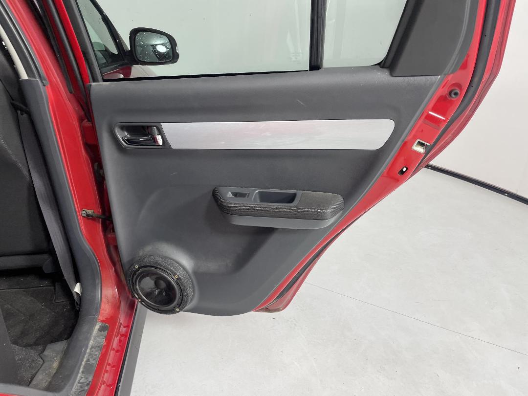 Photo '19' of Suzuki Swift Photo '19' of Suzuki Swift