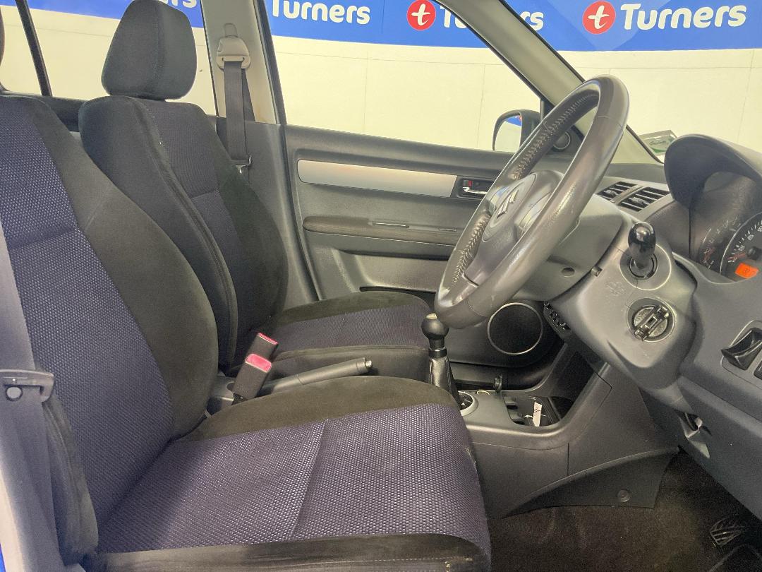 Photo '16' of Suzuki Swift Photo '16' of Suzuki Swift