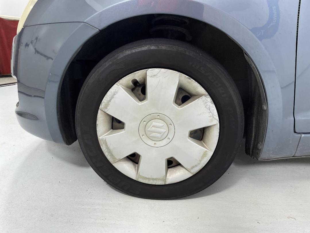 Photo '10' of Suzuki Swift Photo '10' of Suzuki Swift