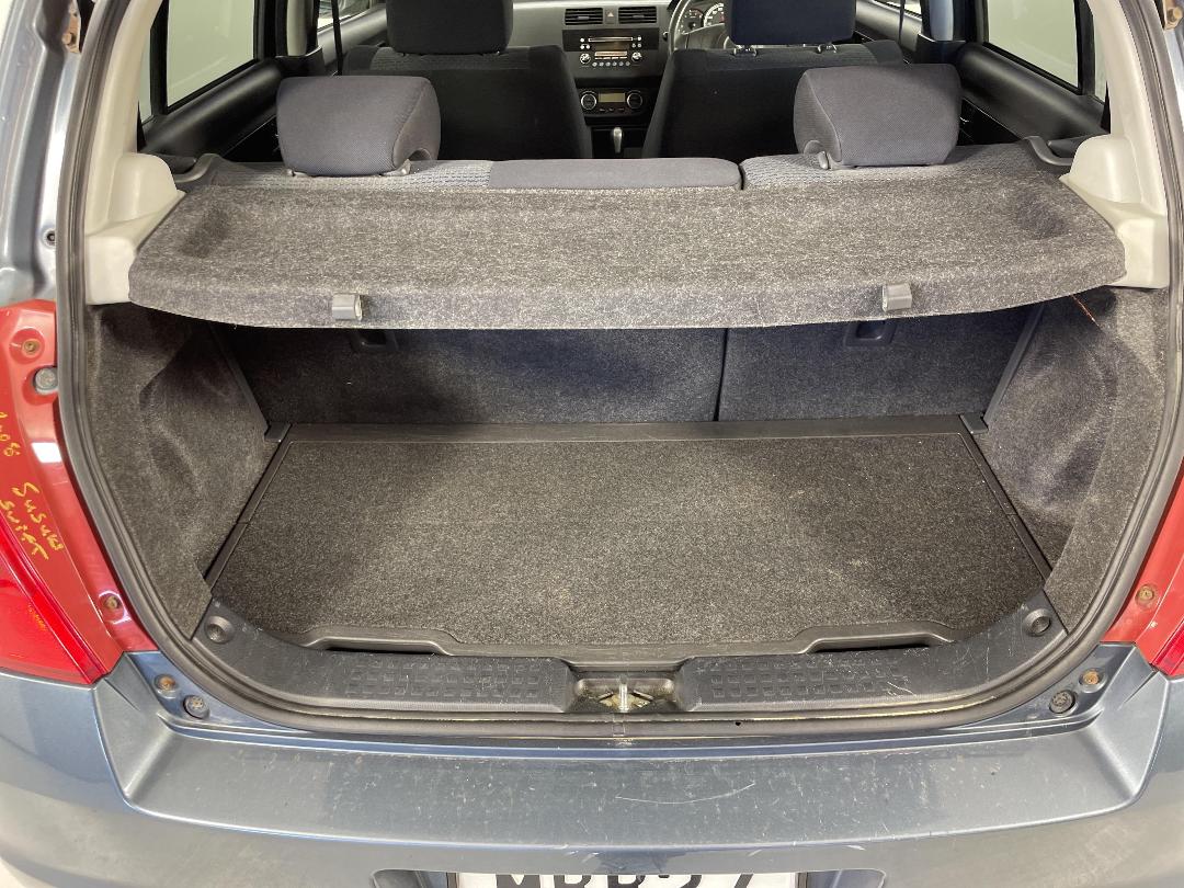 Photo '14' of Suzuki Swift Photo '14' of Suzuki Swift