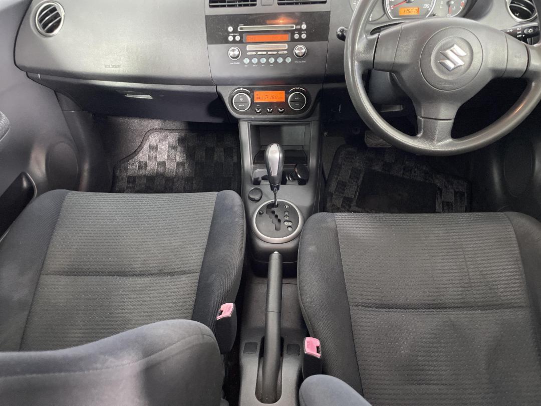 Photo '18' of Suzuki Swift Photo '18' of Suzuki Swift
