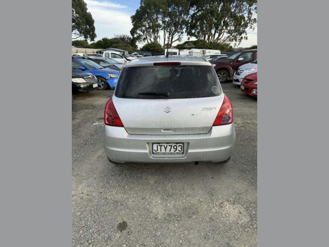 Photo '4' of Suzuki Swift