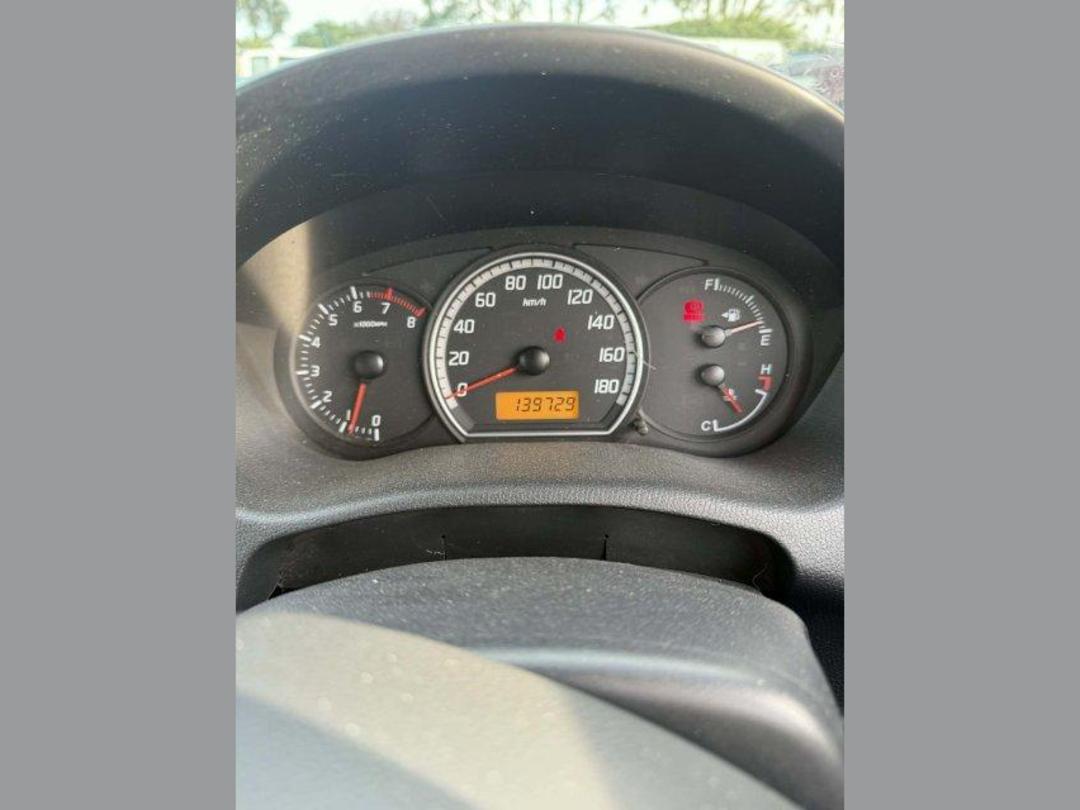 Photo '12' of Suzuki Swift