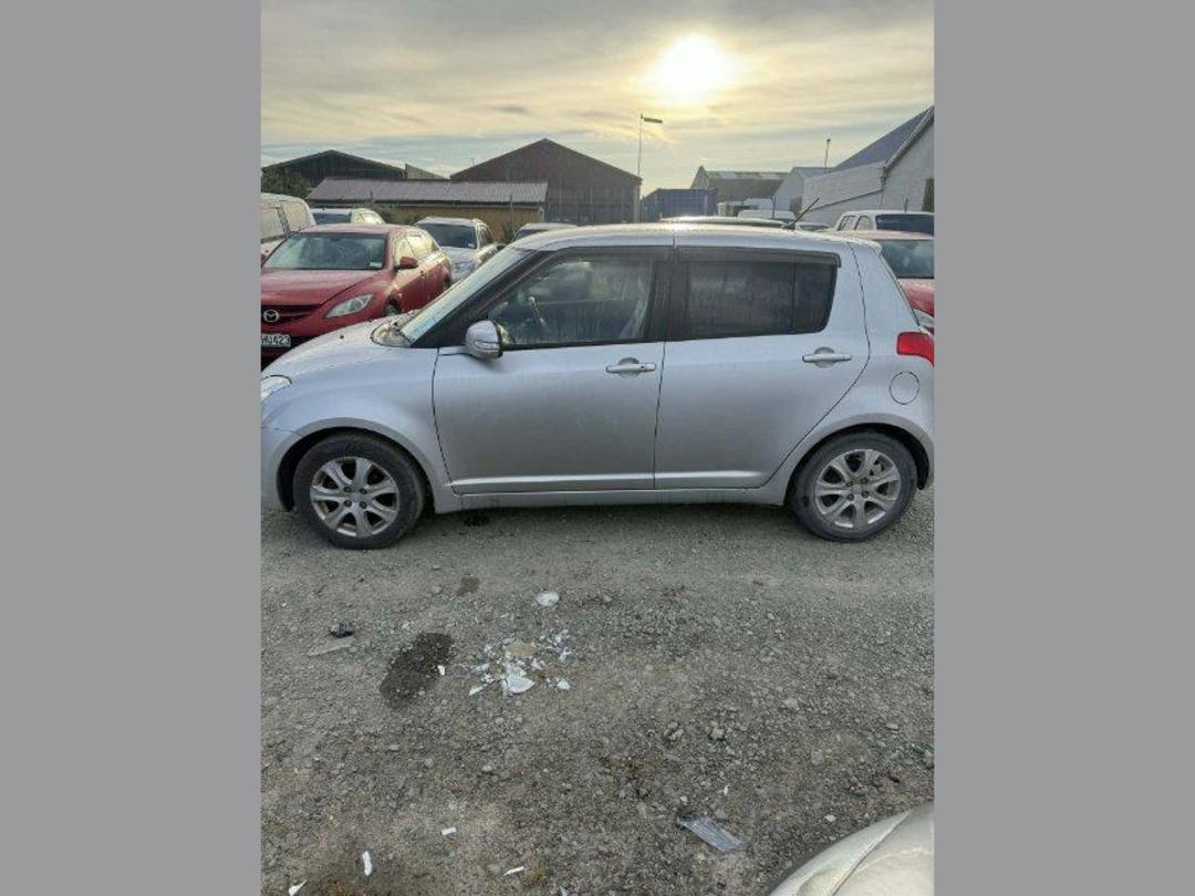 Photo '18' of Suzuki Swift