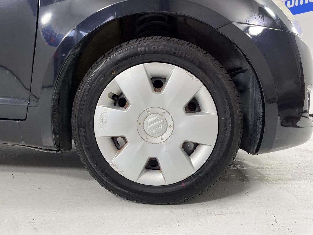 Photo '9' of Suzuki Swift Photo '9' of Suzuki Swift