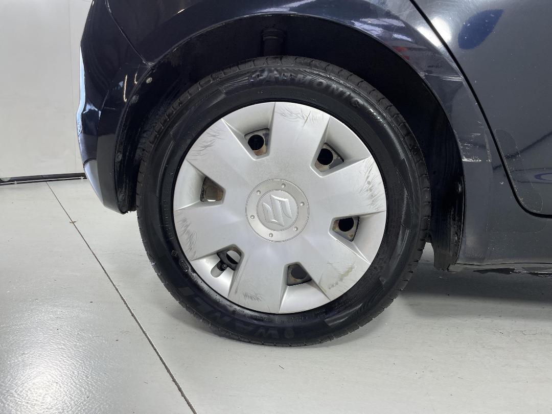 Photo '12' of Suzuki Swift Photo '12' of Suzuki Swift