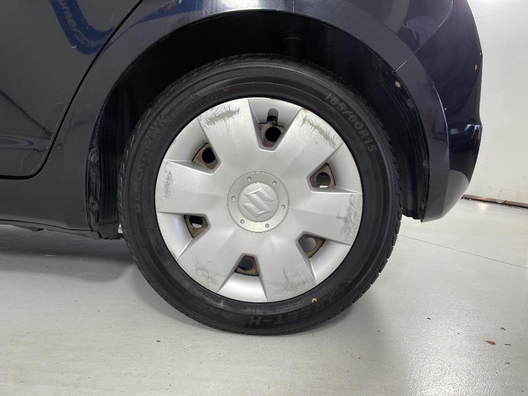 Photo '11' of Suzuki Swift Photo '11' of Suzuki Swift