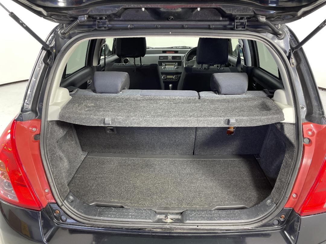 Photo '14' of Suzuki Swift Photo '14' of Suzuki Swift