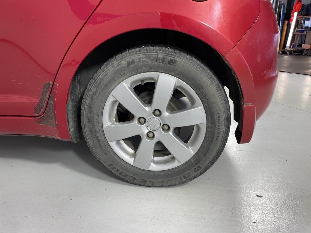 Photo '11' of Suzuki Swift