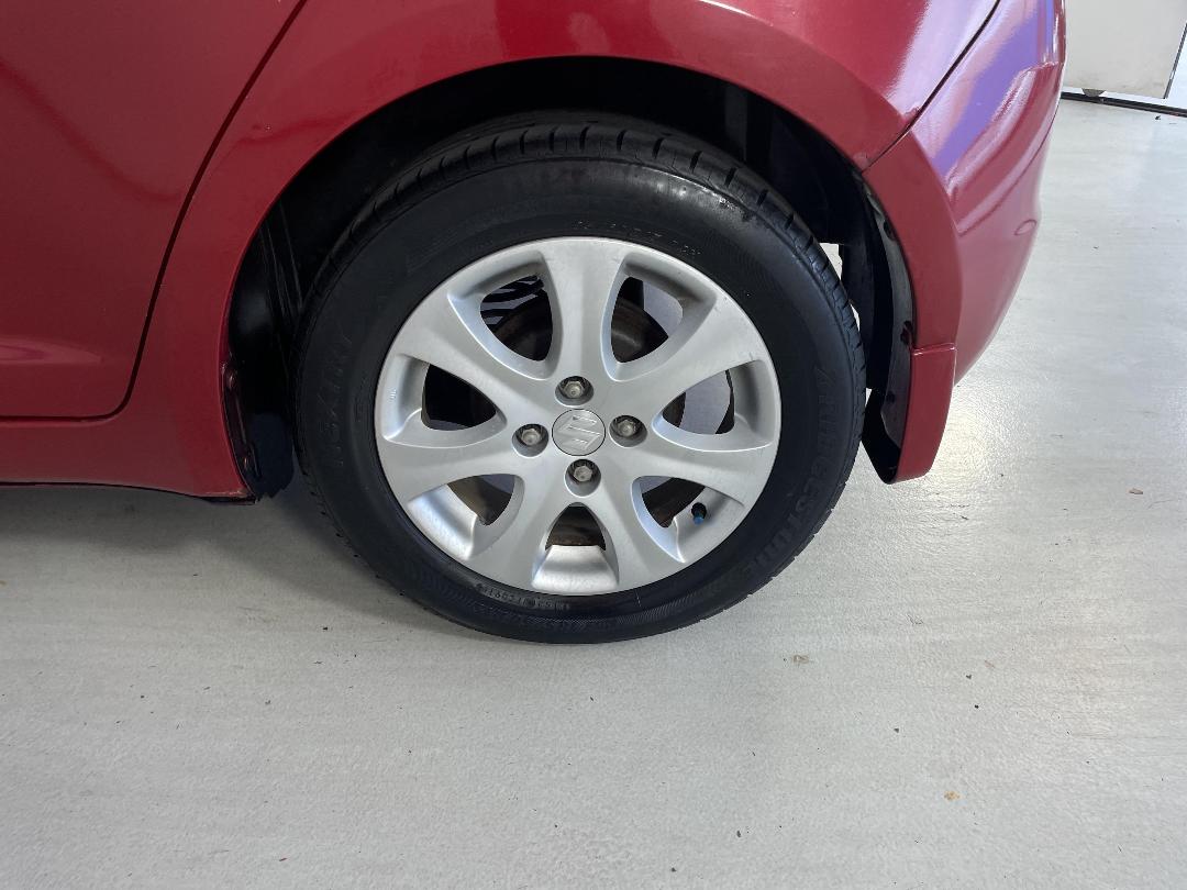 Photo '11' of Suzuki Swift