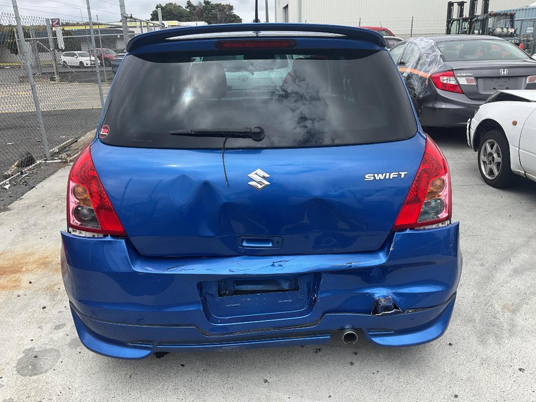 Photo '13' of Suzuki Swift