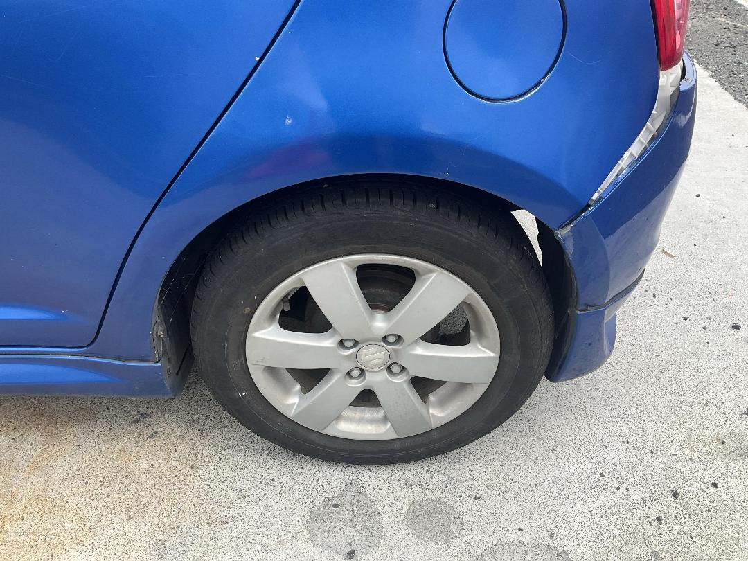 Photo '10' of Suzuki Swift