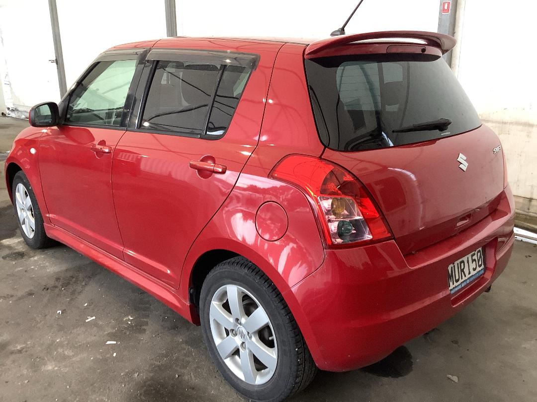 Photo '6' of Suzuki Swift