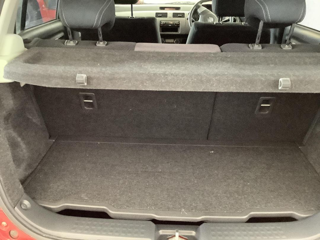 Photo '7' of Suzuki Swift