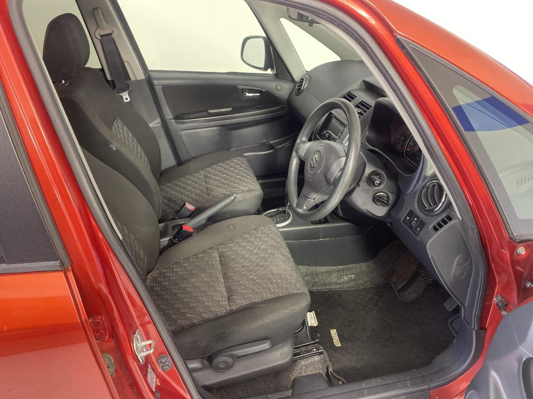 Photo '16' of Suzuki SX4