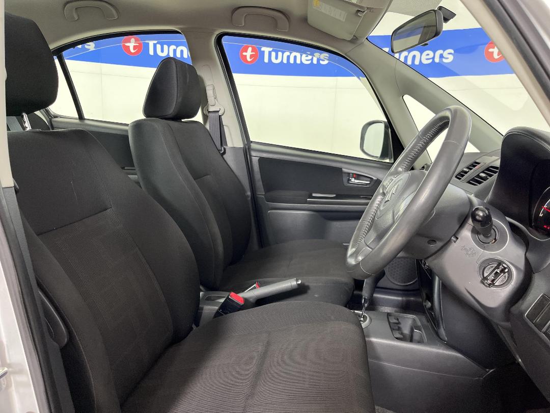 Photo '16' of Suzuki SX4 Photo '16' of Suzuki SX4