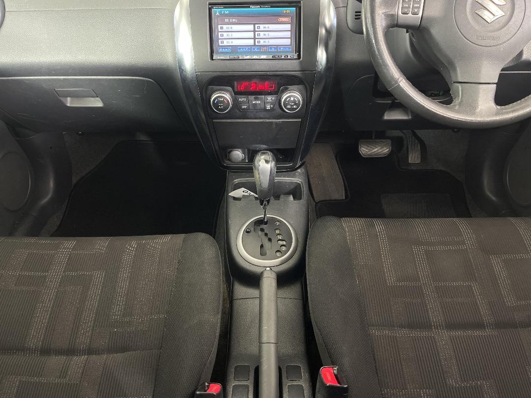 Photo '23' of Suzuki SX4 Photo '23' of Suzuki SX4