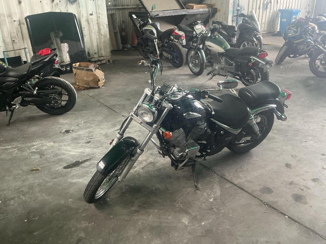 Photo '4' of Suzuki VL250 Intruder 250LC