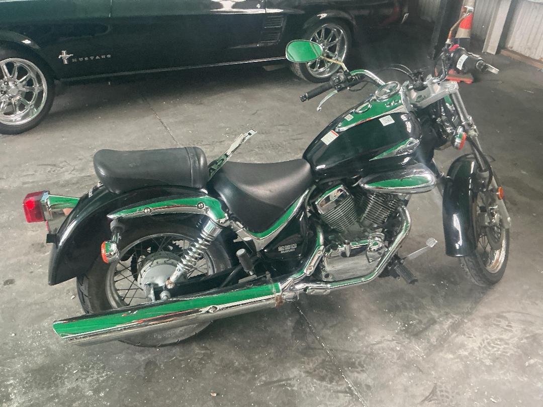 Photo '7' of Suzuki VL250 Intruder 250LC