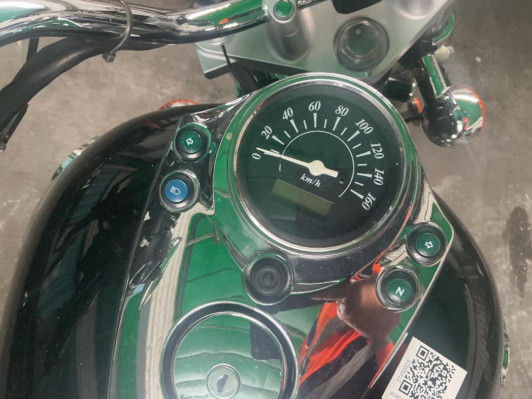 Photo '8' of Suzuki VL250 Intruder 250LC