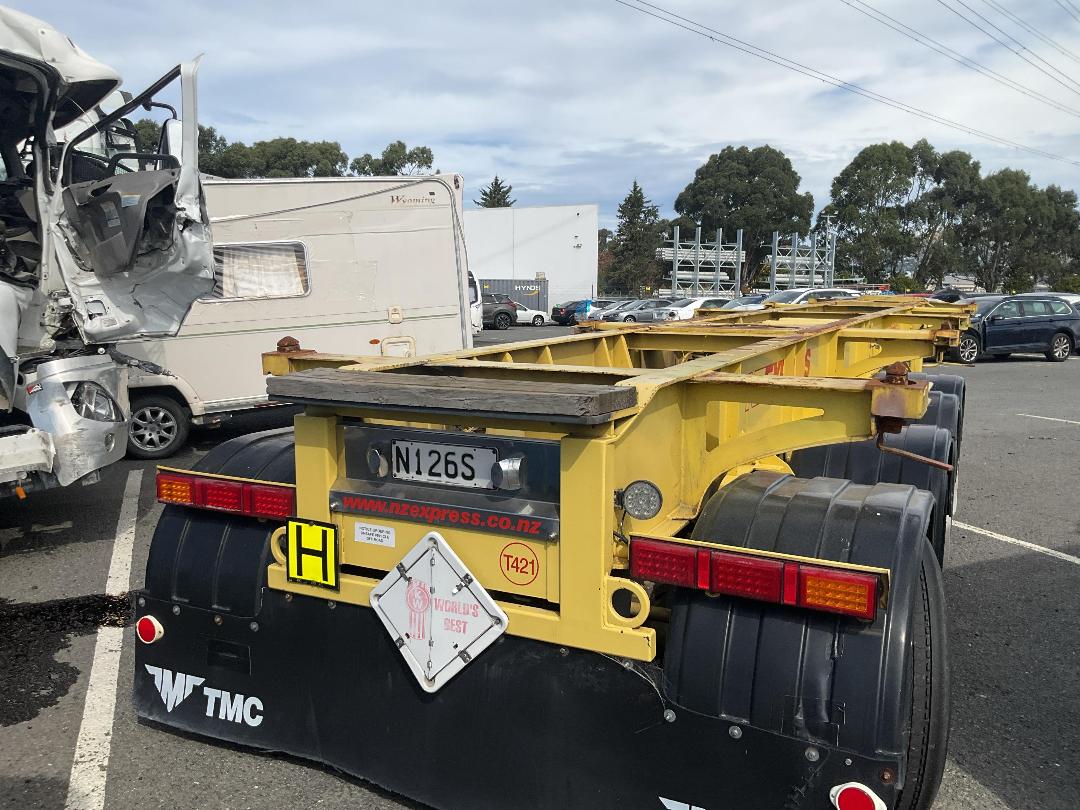 Photo '5' of TMC LM4 3421 Flat Deck - Tandem Photo '5' of TMC LM4 3421 Flat Deck - Tandem