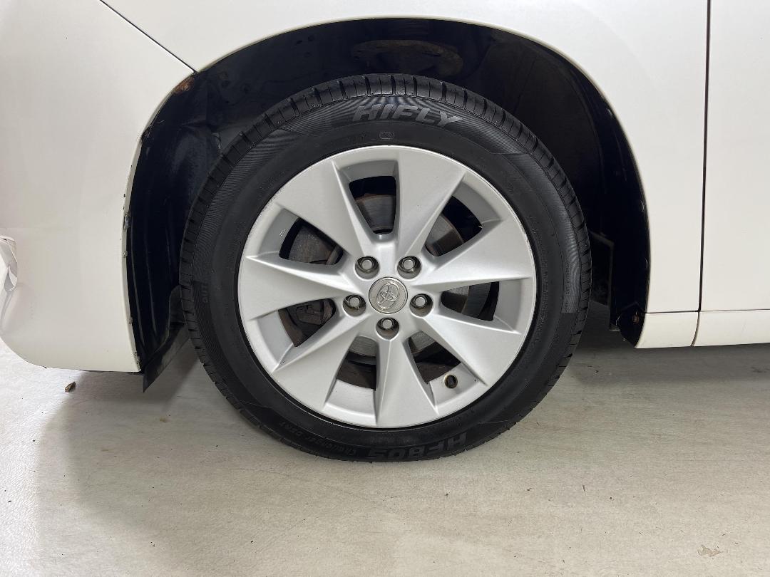 Photo '10' of Toyota Alphard