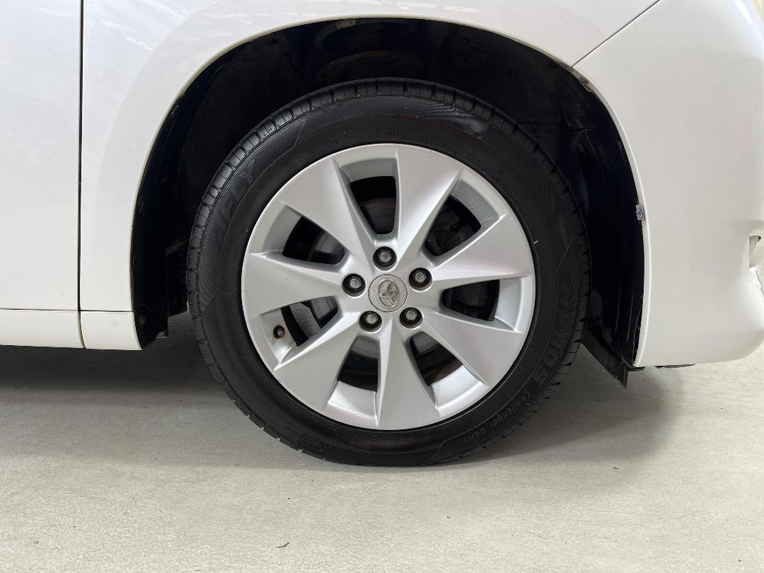 Photo '9' of Toyota Alphard